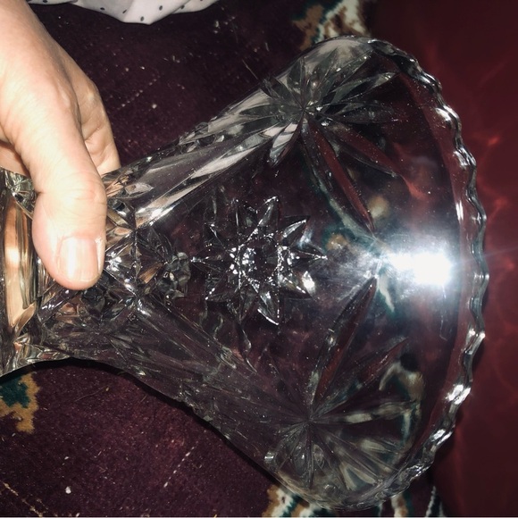 Vintage early American prescut glass Star of David pattern base of punch bowl. - Picture 5 of 6